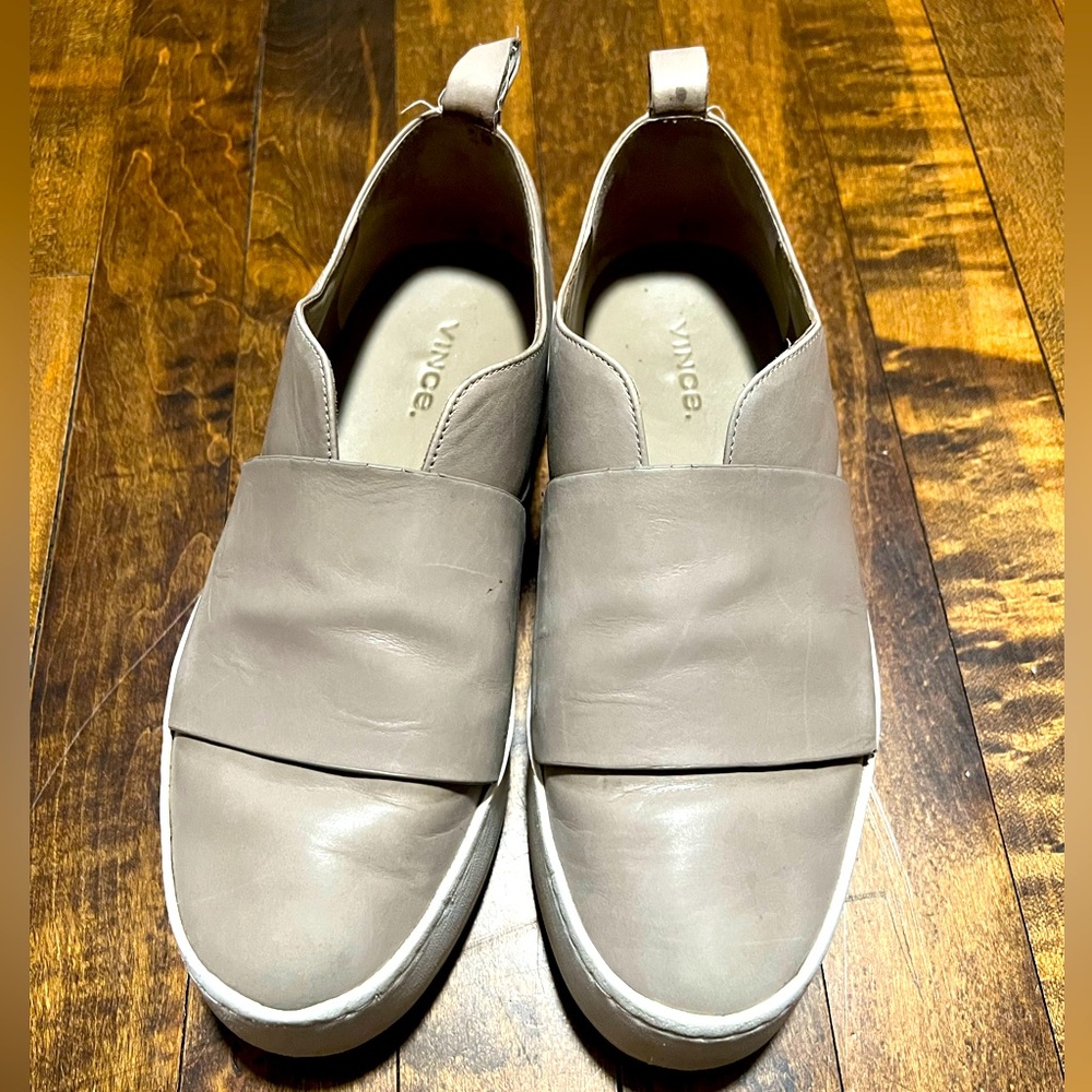 Cream Vince sneakers.